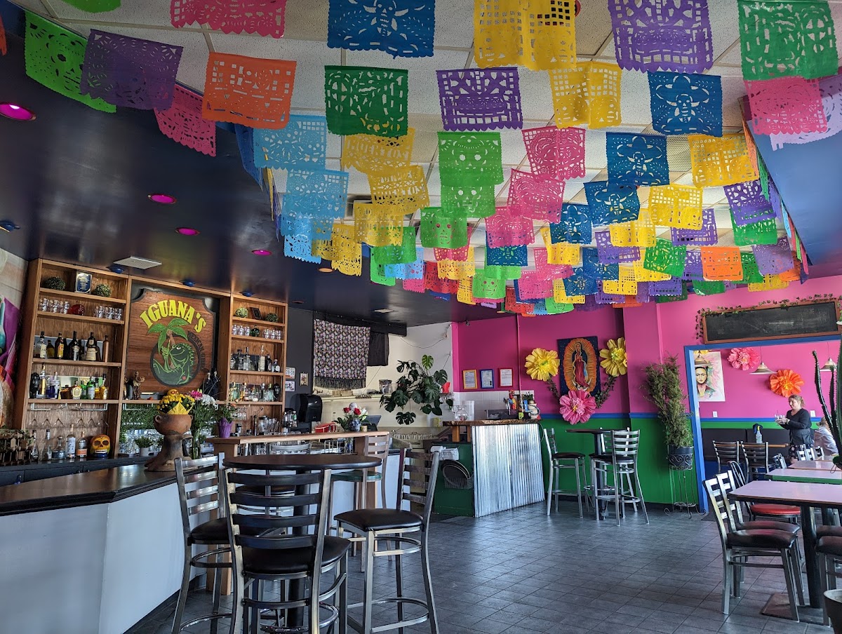 Iguanas Mexican Grill